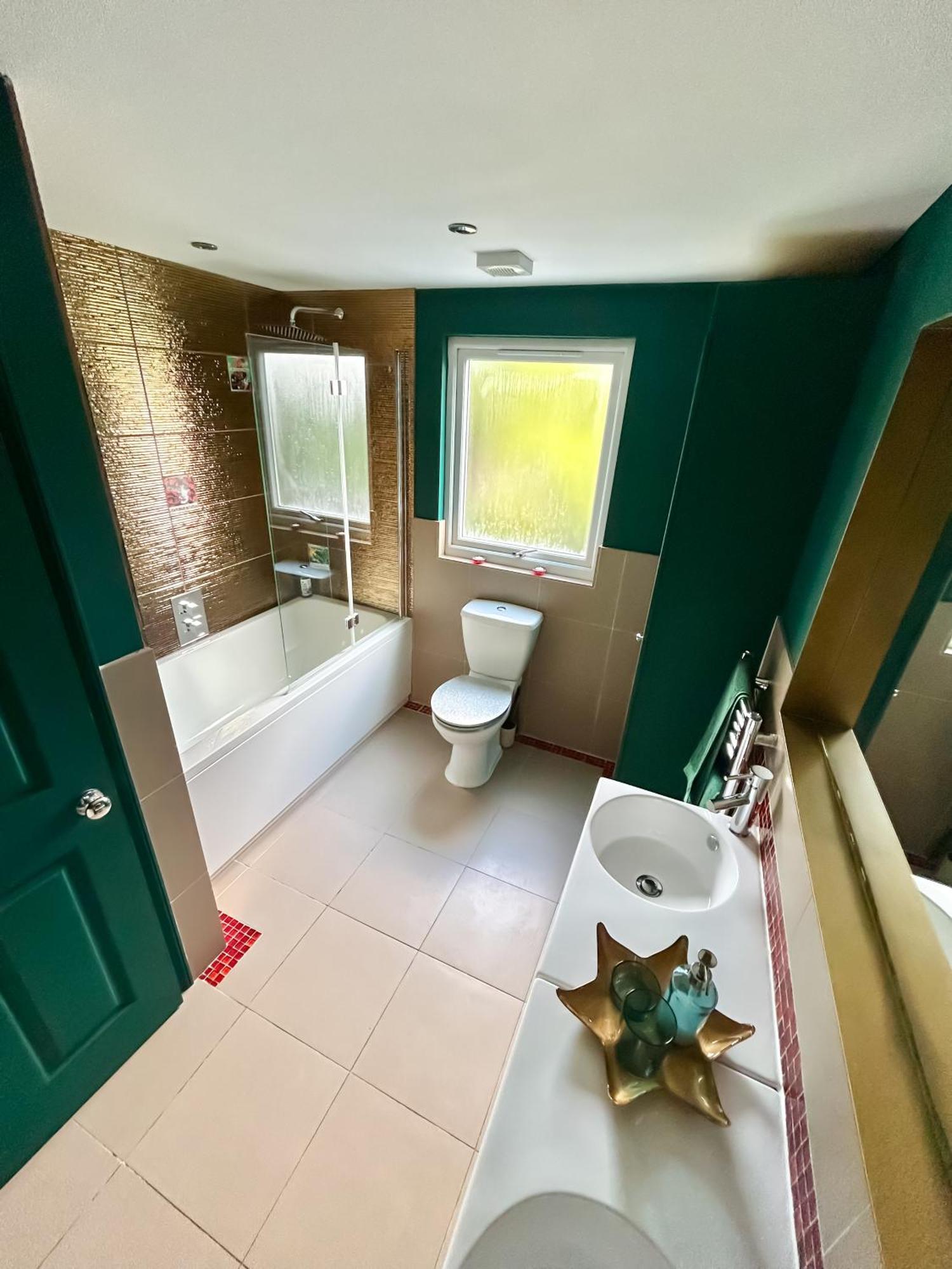 The Crown Loft Ensuite Luxury Accomodation キングストン・アポン・テムズ エクステリア 写真