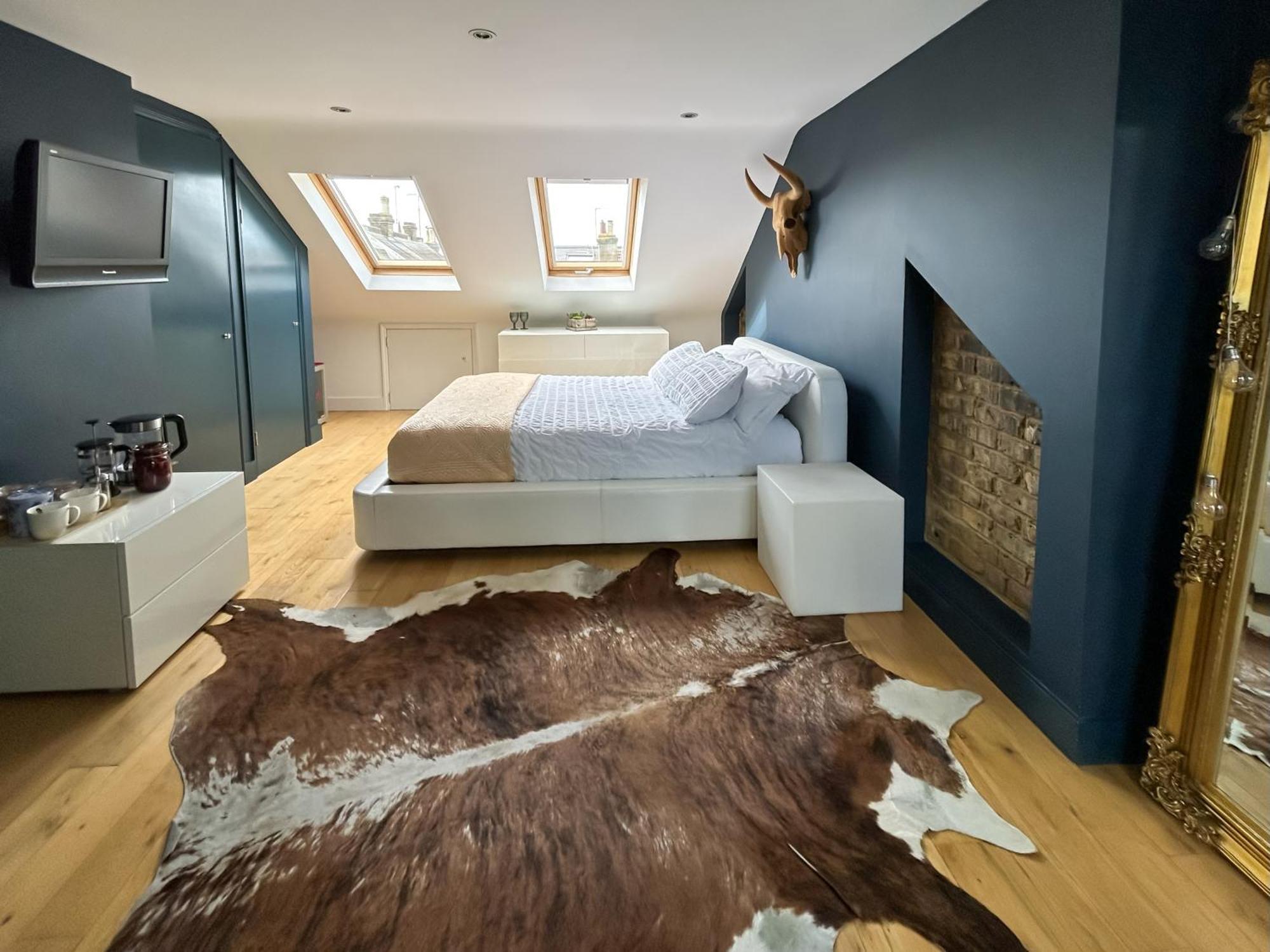 The Crown Loft Ensuite Luxury Accomodation キングストン・アポン・テムズ エクステリア 写真